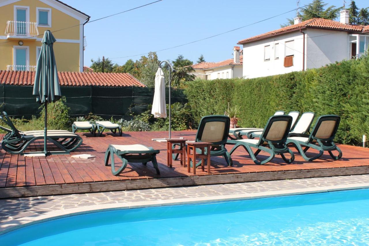 Apartment With A Swimming Pool - 3358 *