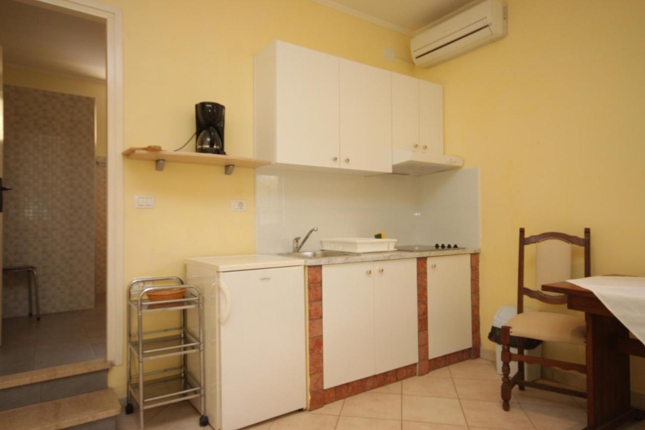 Apartment With A Swimming Pool - 3358 Umag