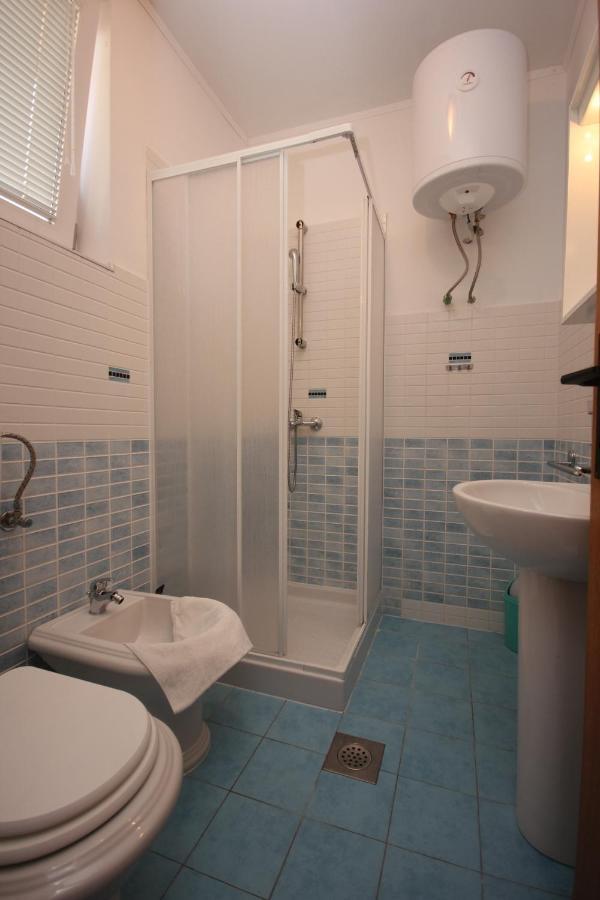 Apartment With A Swimming Pool - 3358 *